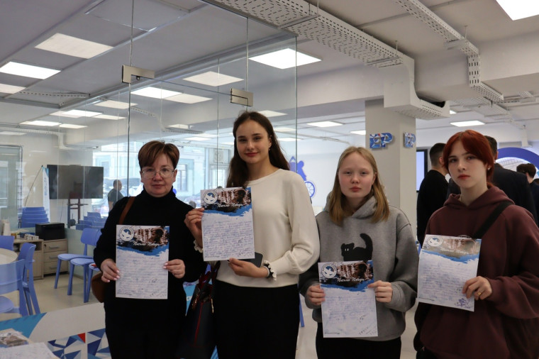 Активисты Ученического Совета совместно с председателем Штаба воспитательной работы Е.Л. Бесединской приняли участие во Всероссийской акции «Письмо Победы».