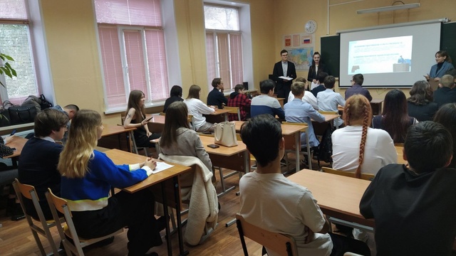 В рамках сотрудничества с Ивановским государственным университетом для девятиклассников 58 школы организовано занятие на тему "Административные правонарушения"..